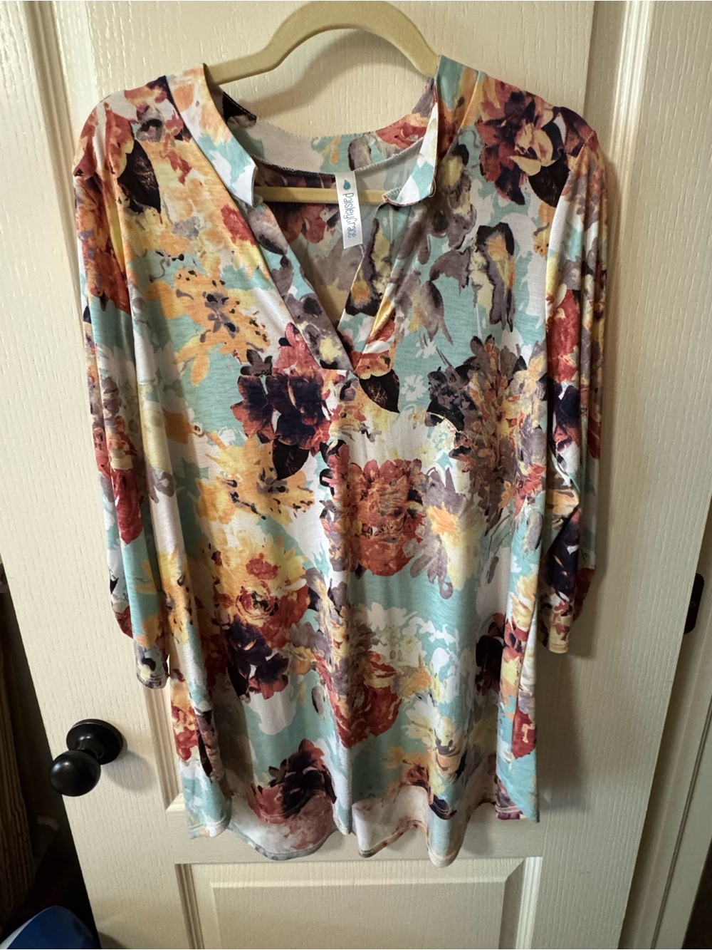 Paisley Grace Floral Notch Neck 3/4 Tab Sleeve Tunic Top L